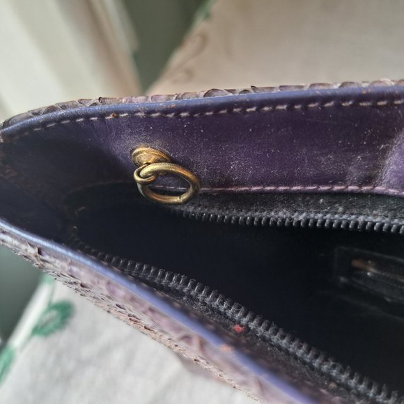 Vintage Varon purplish snake skin clutch in really nice condition. - Picture 4 of 5